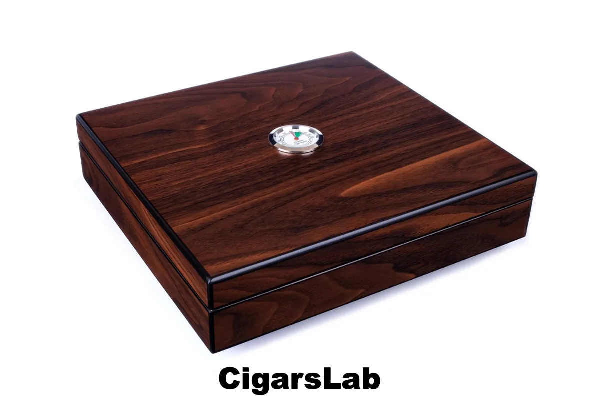 Хьюмидор Tom River на 25 сигар, Орех 561-013